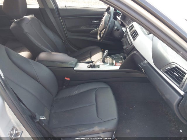 2013 BMW 320I WBA3B1C56DF461529 Photo 4