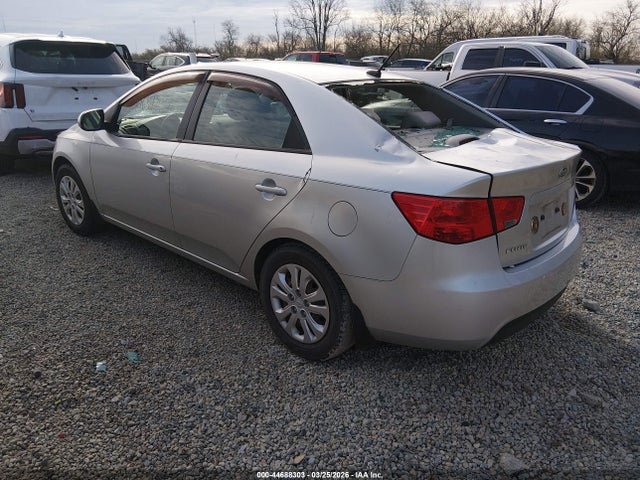 2013 KIA FORTE KNAFT4A22D5645523 Photo 2