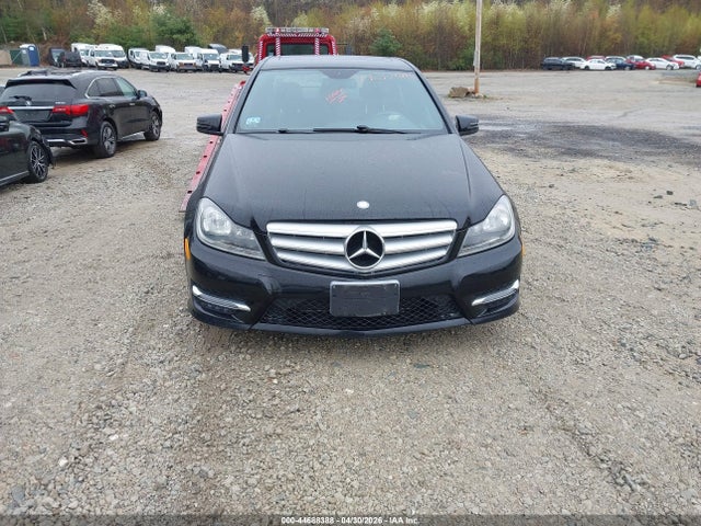 Продажа на аукционе авто 2013 Mercedes-benz C 300 Sport 4matic, vin: WDDGF8AB1DG141268, номер лота: 44688388