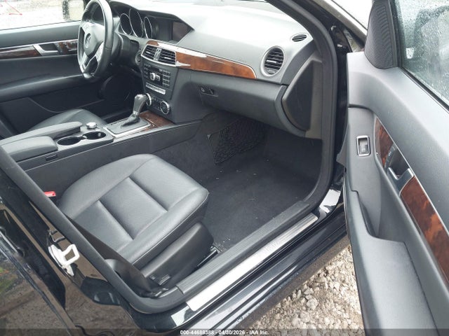 Продажа на аукционе авто 2013 Mercedes-benz C 300 Sport 4matic, vin: WDDGF8AB1DG141268, номер лота: 44688388