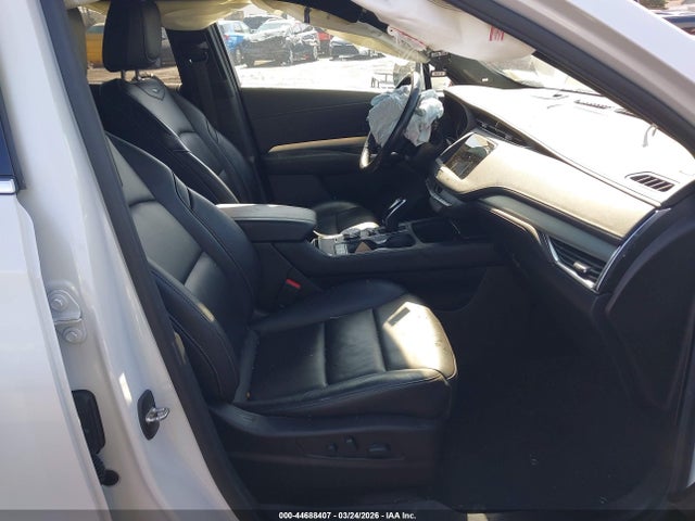 44688407 :رقم المزاد ، 1GYFZDR40MF084282 vin ، 2021 Cadillac Xt4 Awd Premium Luxury مزاد بيع
