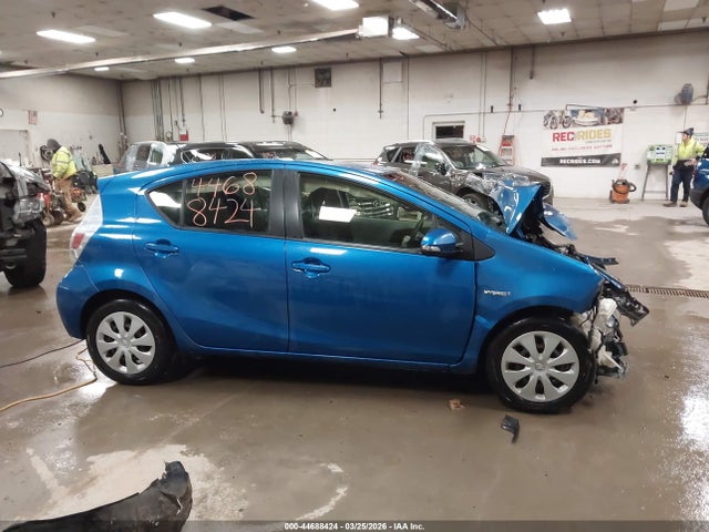 Auction sale of the 2014 Toyota Prius C Two, vin: JTDKDTB33E1077940, lot number: 44688424