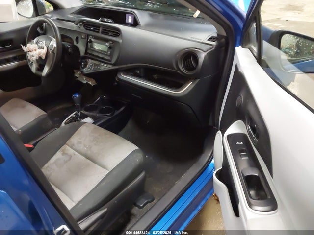 Auction sale of the 2014 Toyota Prius C Two, vin: JTDKDTB33E1077940, lot number: 44688424
