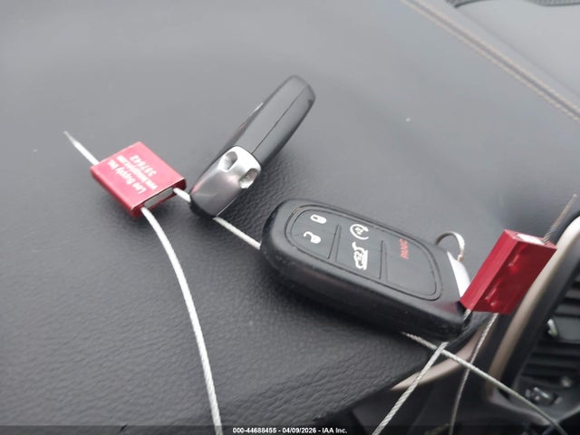 Продаж на аукціоні авто 2018 Jeep Cherokee Limited Fwd, vin: 1C4PJLDB1JD553825, номер лоту: 44688455