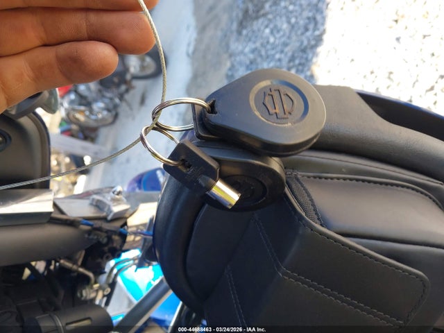 1HD1MAD13HB851581 Harley-Davidson Flhtcutg Tri Glide Ultra