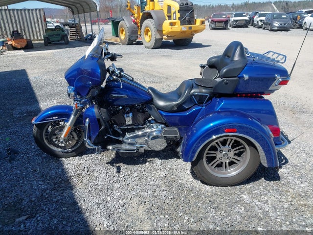 1HD1MAD13HB851581 Harley-Davidson Flhtcutg Tri Glide Ultra