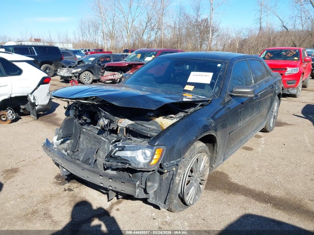 2014 Chrysler 300c John Varvatos Limited Edition Awd მანქანა იყიდება აუქციონზე, vin: 2C3CCAJT2EH237972, აუქციონის ნომერი: 44688507