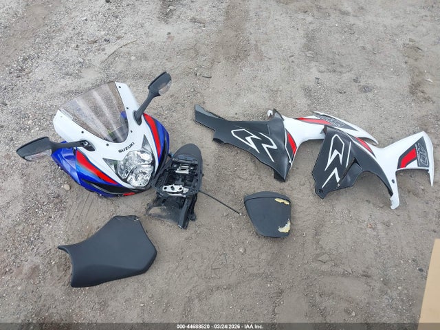 Suzuki GSX-R750 2026 JS1GR7MA2T7100820 Image 12