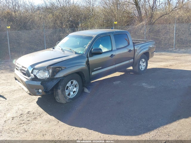 Toyota Tacoma Base V6 2015 3TMLU4ENXFM165587 Image 2
