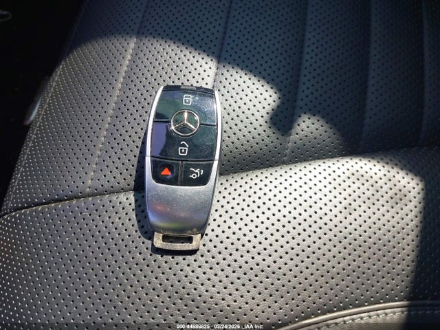 44688625 :رقم المزاد ، WDDUG8DB2LA519711 vin ، 2020 Mercedes-benz S 560 مزاد بيع