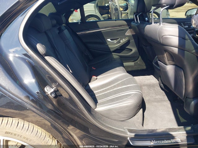 44688625 :رقم المزاد ، WDDUG8DB2LA519711 vin ، 2020 Mercedes-benz S 560 مزاد بيع