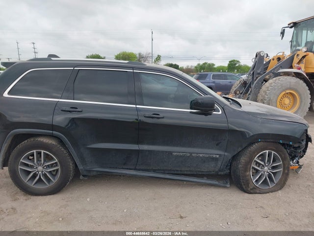 1C4RJEAG7JC361898 Jeep Grand Cherokee Laredo E 4x2