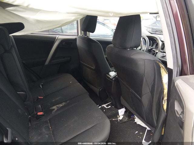 Toyota RAV4 LE 2018 2T3BFREV0JW812153 Image 8