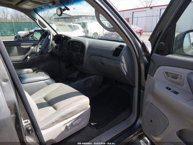 44688651 :رقم المزاد ، 5TDBT44A75S238765 vin ، 2005 Toyota Sequoia Sr5 V8 مزاد بيع