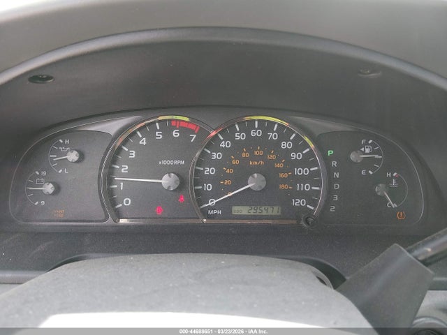 44688651 :رقم المزاد ، 5TDBT44A75S238765 vin ، 2005 Toyota Sequoia Sr5 V8 مزاد بيع