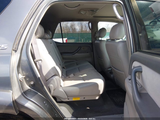 44688651 :رقم المزاد ، 5TDBT44A75S238765 vin ، 2005 Toyota Sequoia Sr5 V8 مزاد بيع