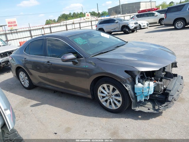 44688658 :رقم المزاد ، 4T1C11AKXLU996657 vin ، 2020 Toyota Camry Le مزاد بيع