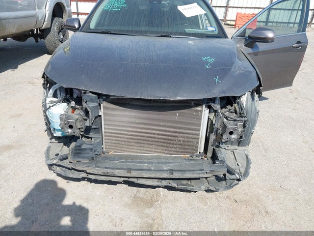 44688658 :رقم المزاد ، 4T1C11AKXLU996657 vin ، 2020 Toyota Camry Le مزاد بيع