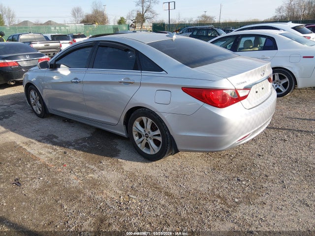 2011 HYUNDAI SONATA 5NPEC4AC9BH292265 Photo 2