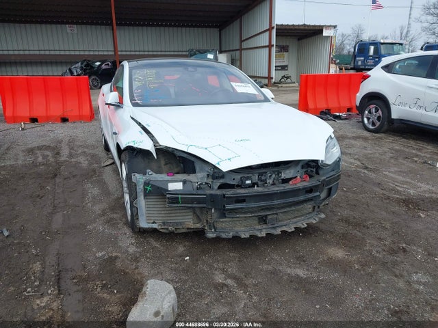 Продаж на аукціоні авто 2015 Tesla Model S, vin: 5YJSA1H19FFP69065, номер лоту: 44688696