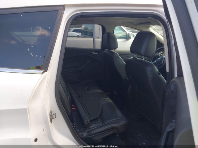 1FMCU9J9XFUA99247 Ford Escape Titanium