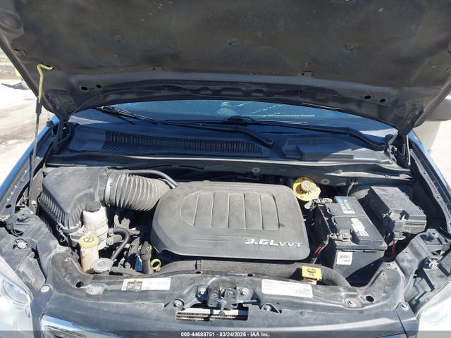 2016 Chrysler Town & Country Touring მანქანა იყიდება აუქციონზე, vin: 2C4RC1BG1GR245436, აუქციონის ნომერი: 44688751