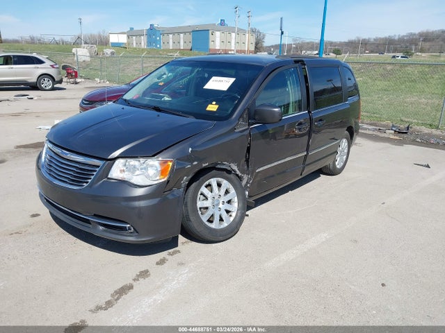 2016 Chrysler Town & Country Touring მანქანა იყიდება აუქციონზე, vin: 2C4RC1BG1GR245436, აუქციონის ნომერი: 44688751