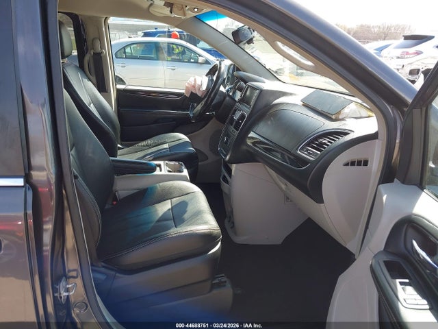 2016 Chrysler Town & Country Touring მანქანა იყიდება აუქციონზე, vin: 2C4RC1BG1GR245436, აუქციონის ნომერი: 44688751