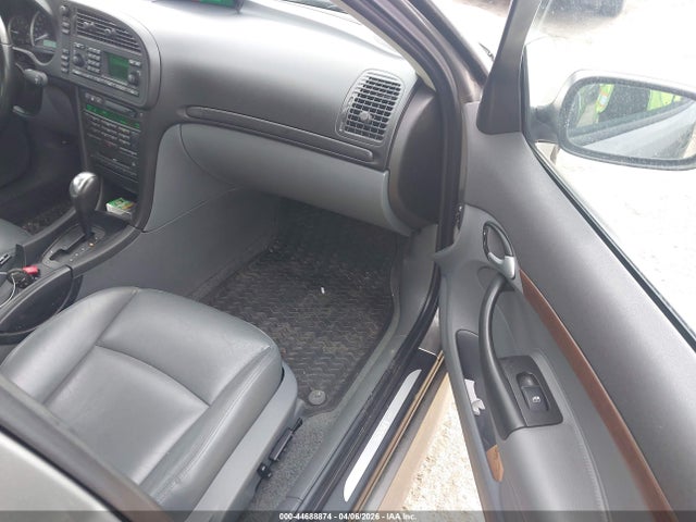 2003 SAAB 9-3 YS3FD49Y831045824 Photo 4