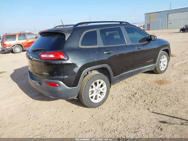 1C4PJMAB1GW245884 Jeep Cherokee Sport