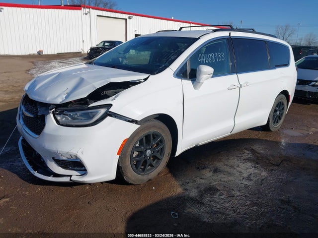 Продаж на аукціоні авто 2022 Chrysler Pacifica Touring L, vin: 2C4RC1BG5NR170690, номер лоту: 44688933