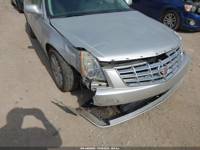 2011 CADILLAC DTS 1G6KD5E61BU143268 Photo 5