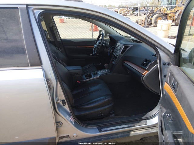 44688961 :رقم المزاد ، 4S4BRCLC0E3321981 vin ، 2014 Subaru Outback 2.5i Limited مزاد بيع