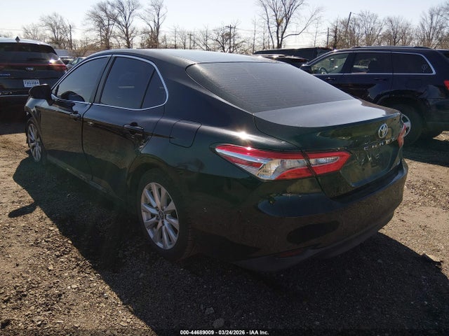 Продаж на аукціоні авто 2018 Toyota Camry Le, vin: 4T1B11HK1JU506427, номер лоту: 44689009