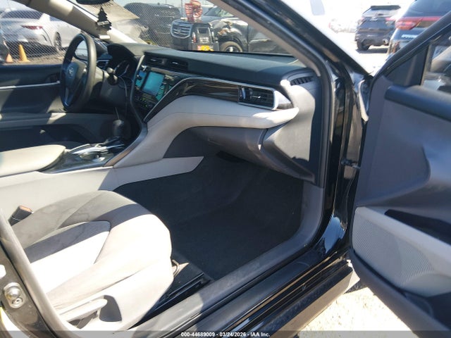 Продаж на аукціоні авто 2018 Toyota Camry Le, vin: 4T1B11HK1JU506427, номер лоту: 44689009