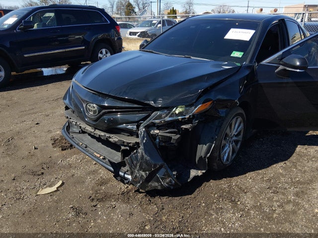 Продаж на аукціоні авто 2018 Toyota Camry Le, vin: 4T1B11HK1JU506427, номер лоту: 44689009