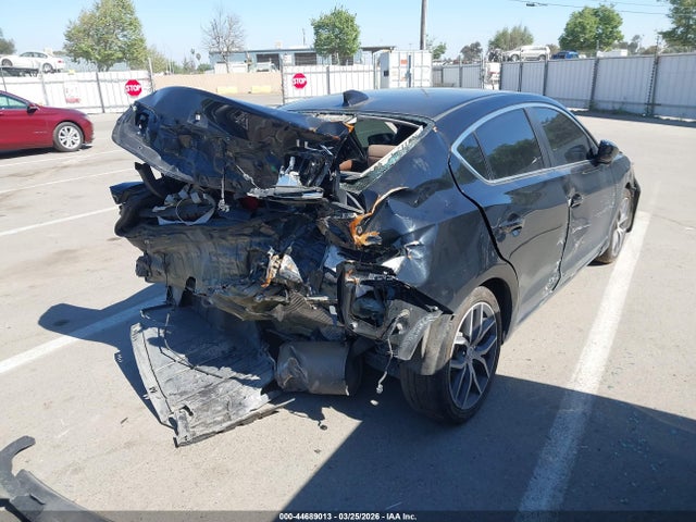 44689013 :رقم المزاد ، 19UDE2F7XKA011735 vin ، 2019 Acura Ilx Premium Package/technology Package مزاد بيع