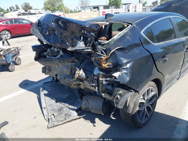 44689013 :رقم المزاد ، 19UDE2F7XKA011735 vin ، 2019 Acura Ilx Premium Package/technology Package مزاد بيع