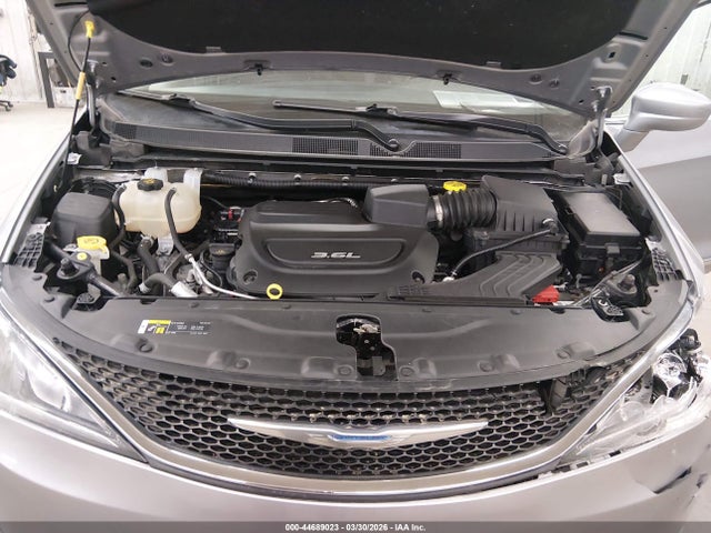 Продаж на аукціоні авто 2018 Chrysler Pacifica Touring L, vin: 2C4RC1BG3JR128173, номер лоту: 44689023