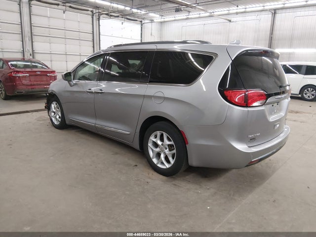 Продаж на аукціоні авто 2018 Chrysler Pacifica Touring L, vin: 2C4RC1BG3JR128173, номер лоту: 44689023