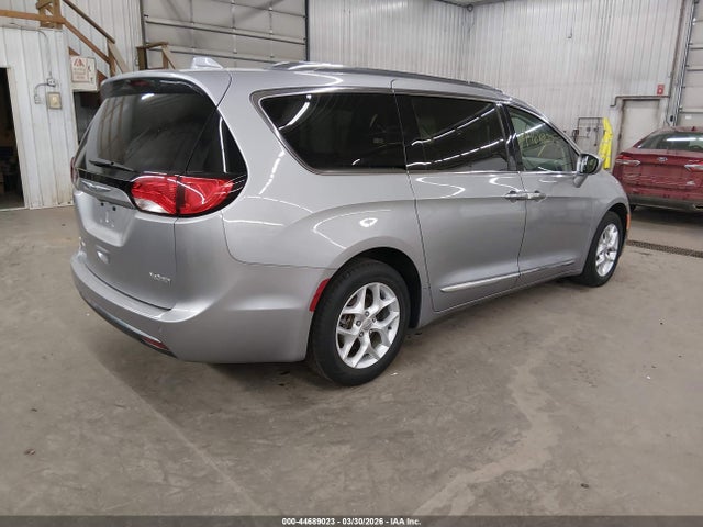 Продаж на аукціоні авто 2018 Chrysler Pacifica Touring L, vin: 2C4RC1BG3JR128173, номер лоту: 44689023