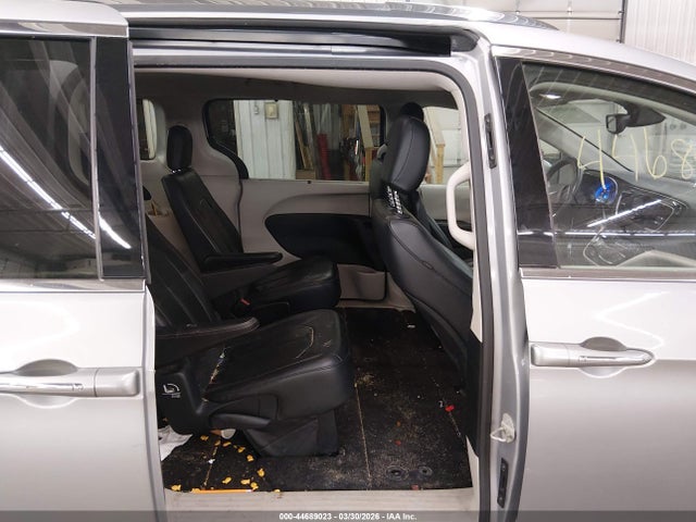 Продаж на аукціоні авто 2018 Chrysler Pacifica Touring L, vin: 2C4RC1BG3JR128173, номер лоту: 44689023