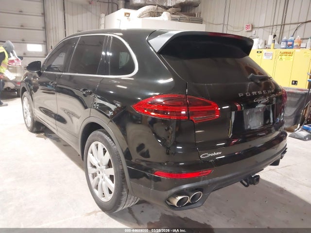 2015 PORSCHE CAYENNE WP1AB2A20FLA59064 Photo 2