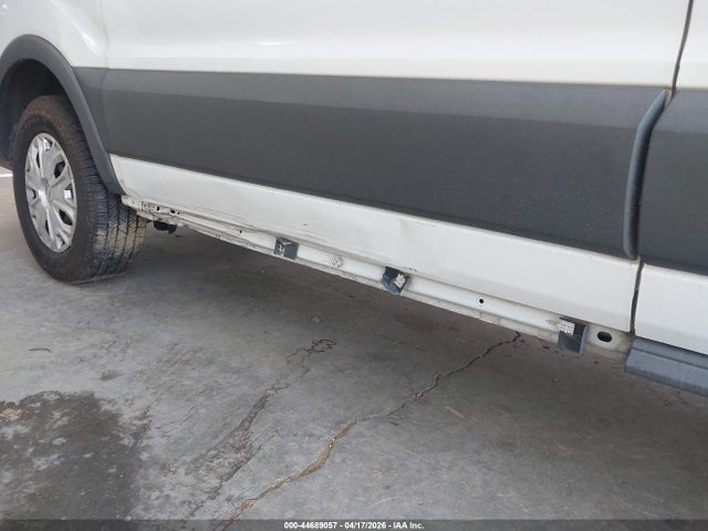 1FTYE1YM5HKA37790 Ford Transit-150