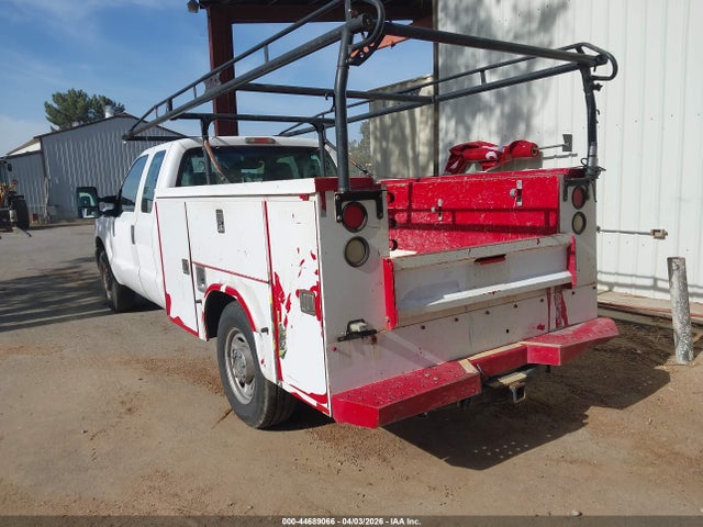 2011 FORD F-250 1FD7X2A62BEC97492 Photo 2