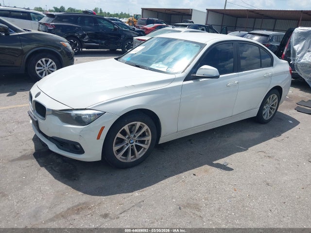 Продаж на аукціоні авто 2016 Bmw 320i, vin: WBA8E1G57GNU12132, номер лоту: 44689092