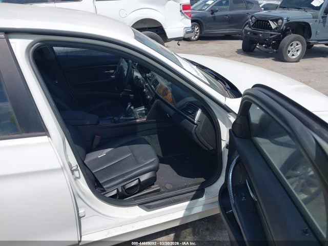 Продаж на аукціоні авто 2016 Bmw 320i, vin: WBA8E1G57GNU12132, номер лоту: 44689092