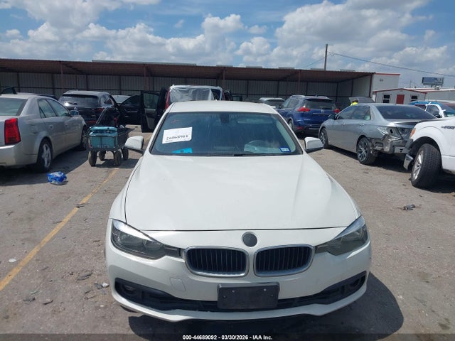 Продаж на аукціоні авто 2016 Bmw 320i, vin: WBA8E1G57GNU12132, номер лоту: 44689092