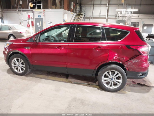 1FMCU9GD2HUC93639 Ford ESCAPE SE