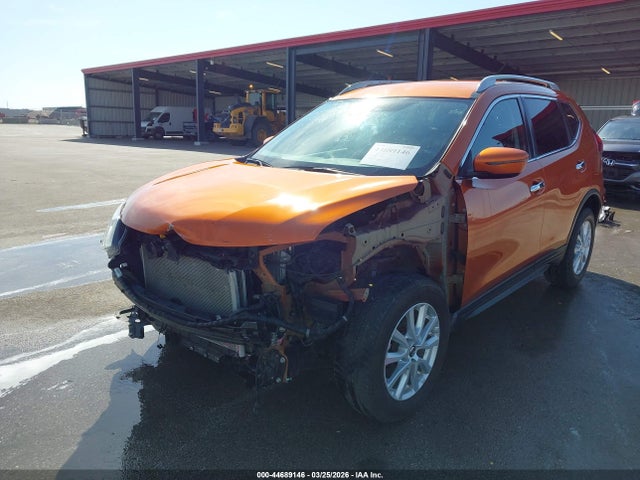 44689146 :رقم المزاد ، 5N1AT2MV7LC722903 vin ، 2020 Nissan Rogue Sv Intelligent Awd مزاد بيع